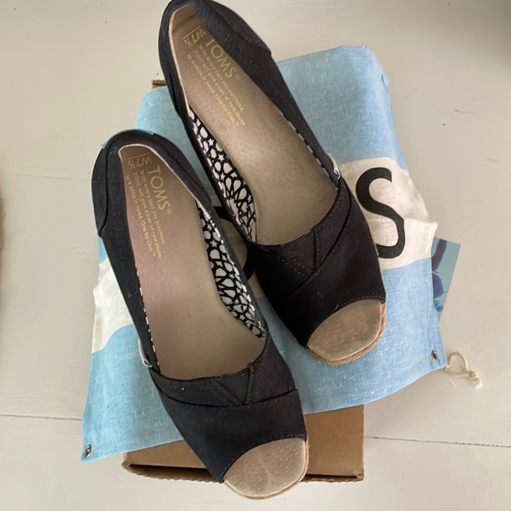 TOMS Black Canvas Wedge